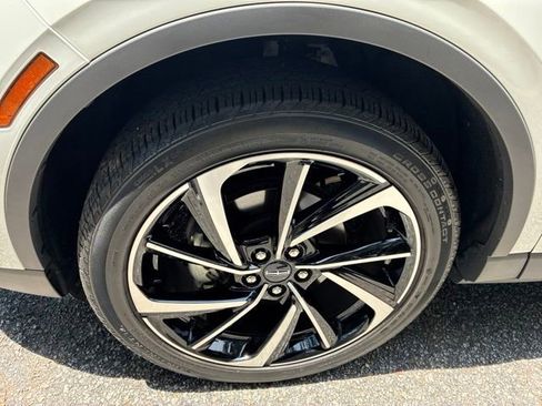Certified 2023 Lincoln Corsair Reserve FWD image 11