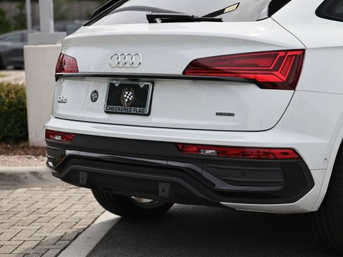 Used 2023 Audi Q5 2.0T Prestige w/ Prestige Package AWD/4WD image 9