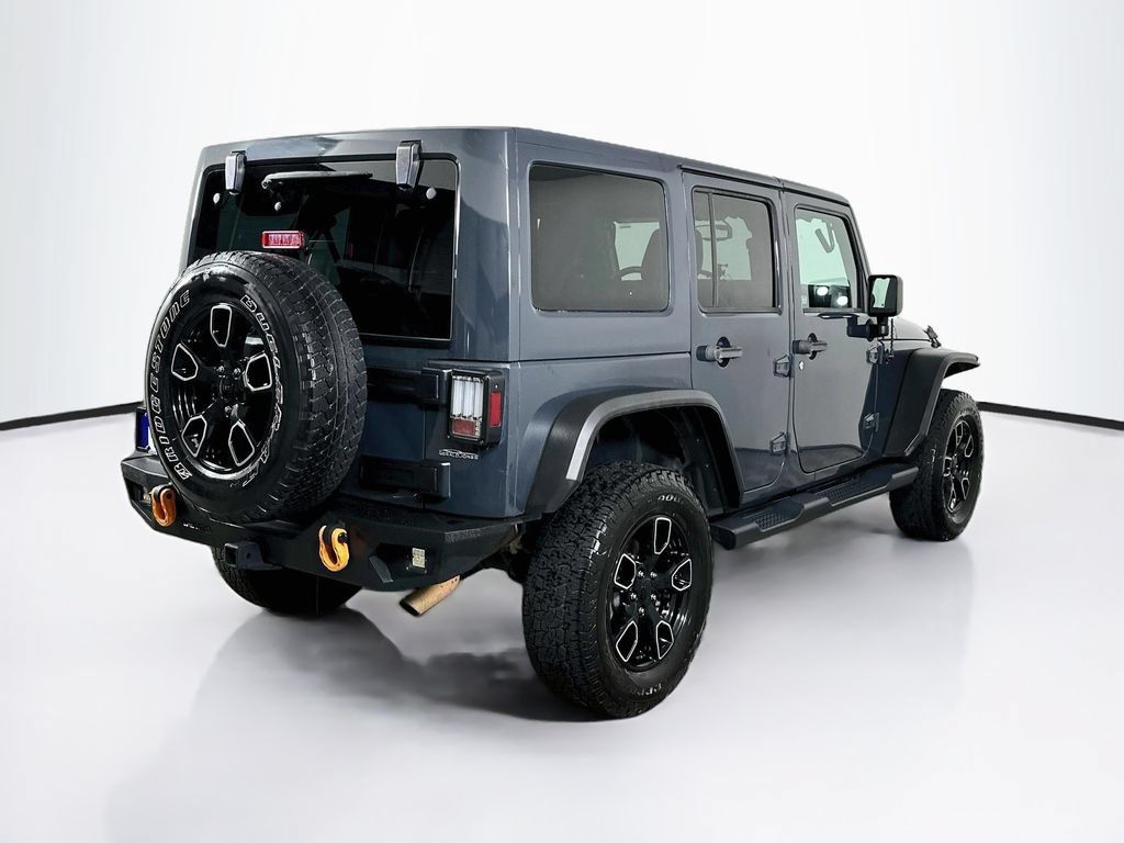 Used 2018 Jeep Wrangler Unlimited Sahara AWD/4WD image 7