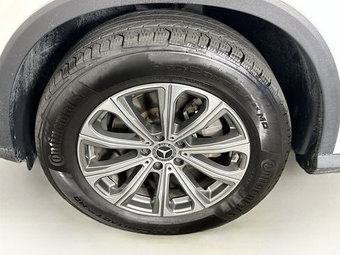 Used 2024 Mercedes-Benz GLC 300 image 11