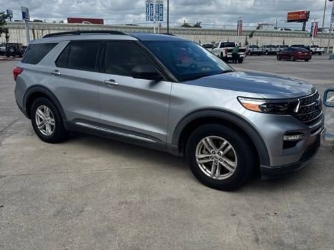 Used 2020 Ford Explorer XLT w/ Equipment Group 202A RWD image 1