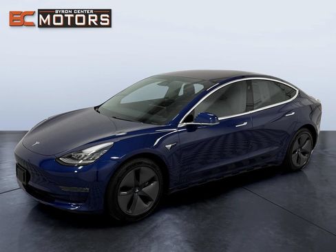 Used 2018 Tesla Model 3 Long Range RWD image 1
