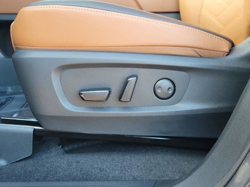 New 2025 Nissan Pathfinder Platinum image 23