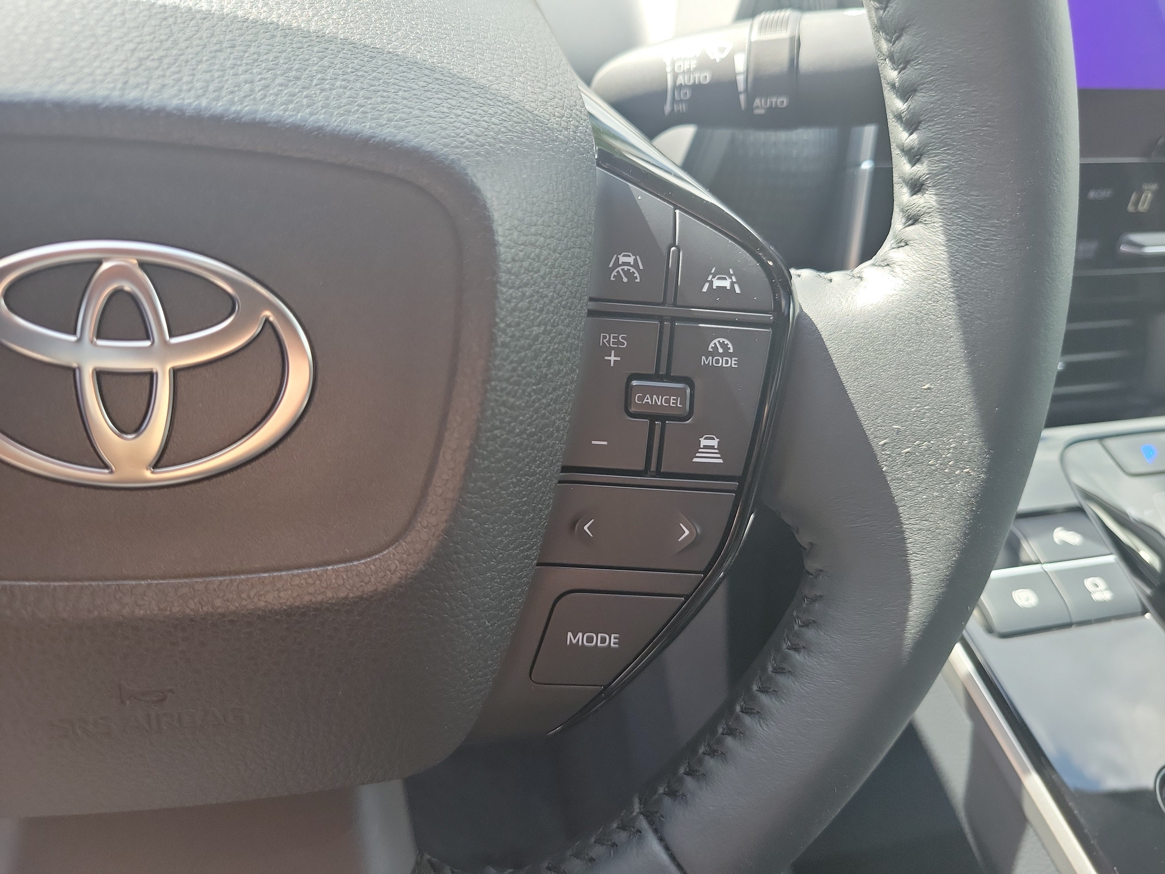 Used 2024 Toyota bZ4X FWD image 31