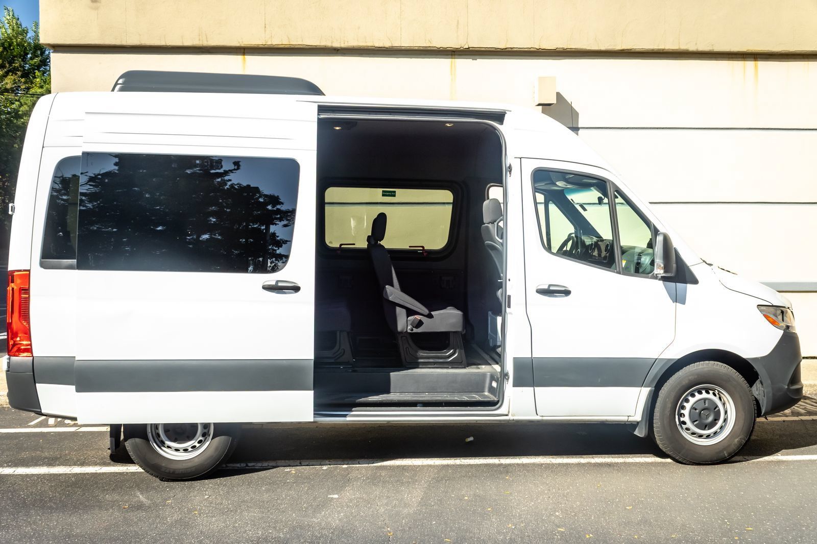 Used 2025 Mercedes-Benz Sprinter 2500 image 19