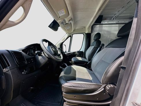 Used 2024 RAM ProMaster 2500 w/ Convenience Group FWD image 20