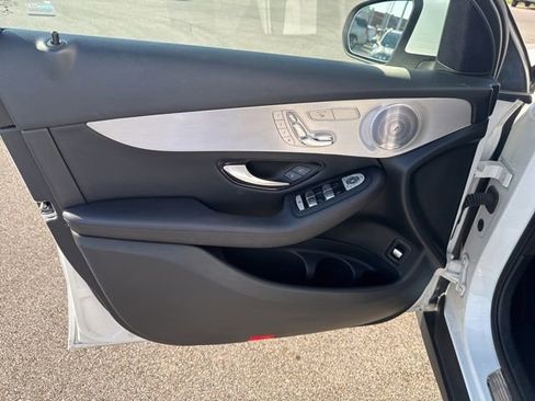 Used 2019 Mercedes-Benz GLC 300 4MATIC image 18