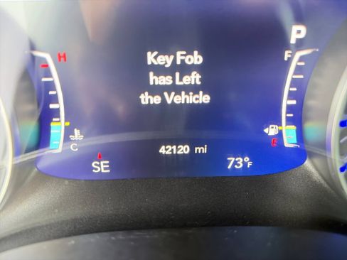 Used 2025 Chrysler Pacifica Select FWD image 17