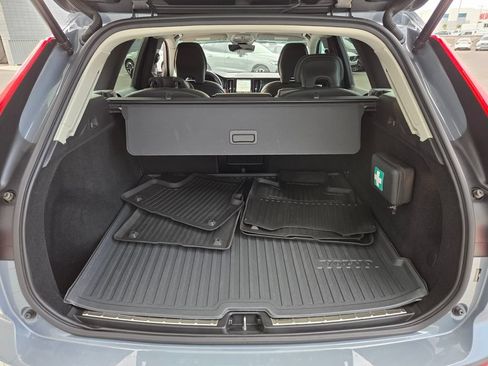 Certified 2024 Volvo XC60 B5 Plus AWD/4WD image 17