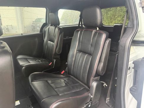 Used 2018 Dodge Grand Caravan GT image 12