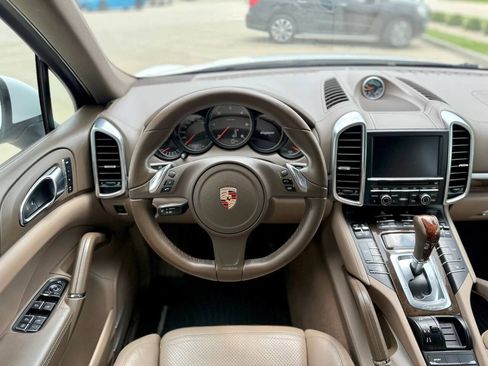 Used 2013 Porsche Cayenne Diesel AWD/4WD image 11