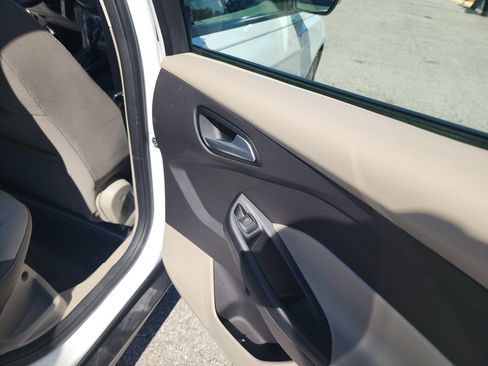 Used 2013 Ford Focus SE FWD image 15
