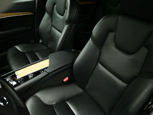 Used 2023 Volvo XC90 B6 Plus w/ Protection Package AWD/4WD image 56