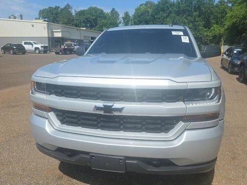 Used 2018 Chevrolet Silverado 1500 Custom w/ Custom Value Package AWD/4WD image 2