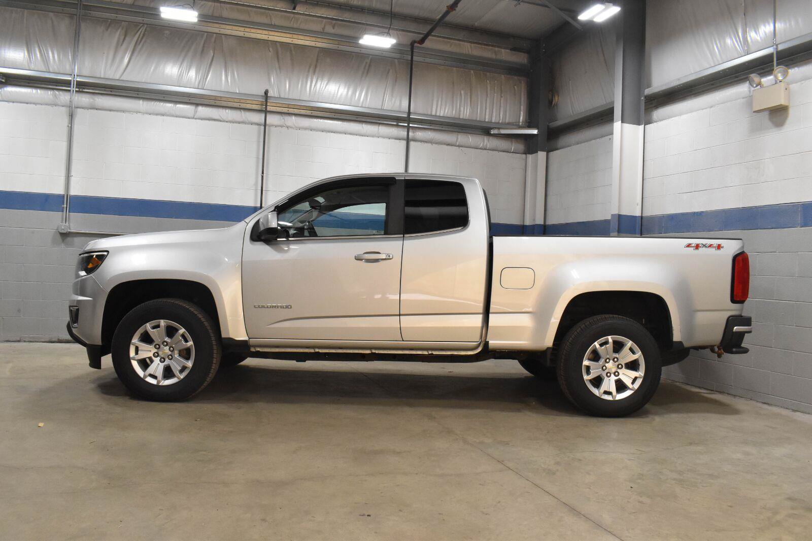 Used 2018 Chevrolet Colorado LT w/ LT Convenience Package AWD/4WD image 17