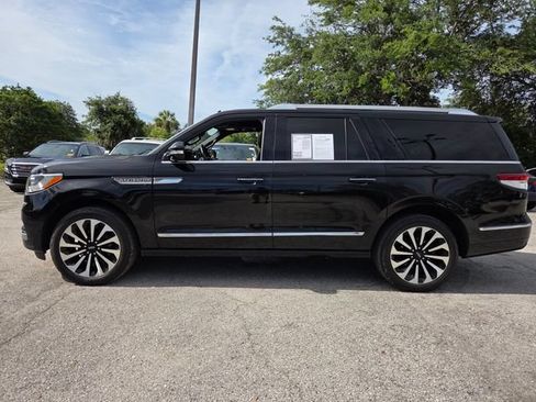 Used 2022 Lincoln Navigator L Reserve AWD/4WD image 4
