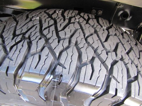 Used 2021 RAM 2500 Limited image 37