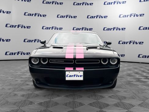 Used 2020 Dodge Challenger SXT RWD image 9