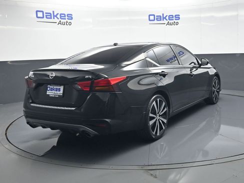 Used 2022 Nissan Altima 2.5 SR FWD image 8