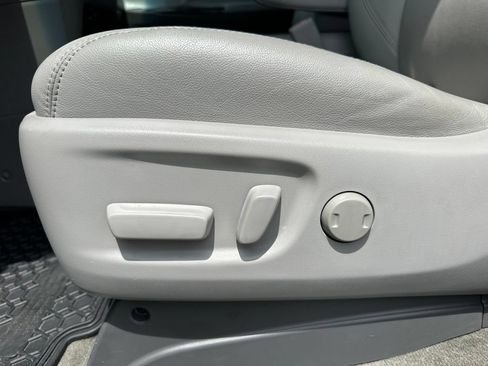 Used 2017 Toyota Sienna XLE w/ XLE Navigation Package FWD image 29