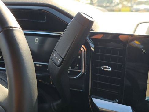 Used 2025 GMC Sierra 1500 SLT image 24