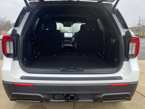 New 2026 Ford Explorer ST-Line w/ ST-Line Street Pack RWD image 8