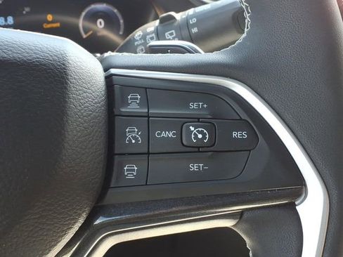 Certified 2023 Jeep Grand Cherokee L Laredo AWD/4WD image 15