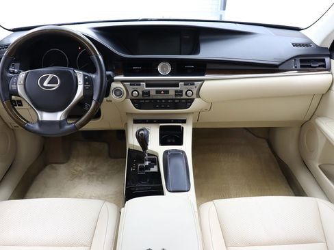Used 2015 Lexus ES 350 w/ Luxury Package image 19
