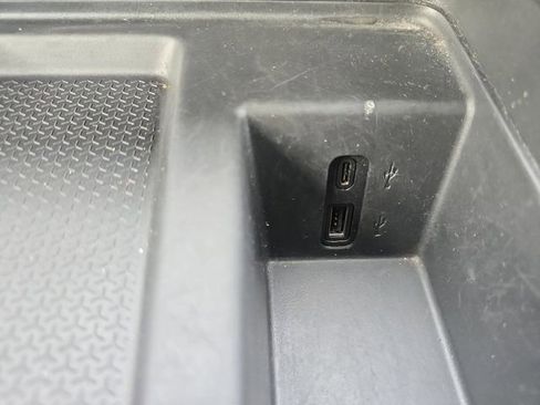 Used 2025 GMC Acadia Elevation image 6