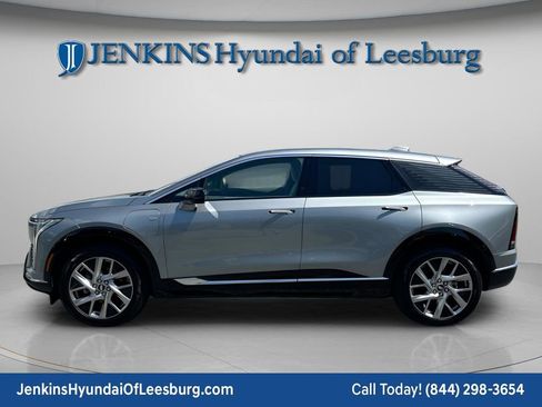 Used 2026 Cadillac Optiq Luxury 1 image 9