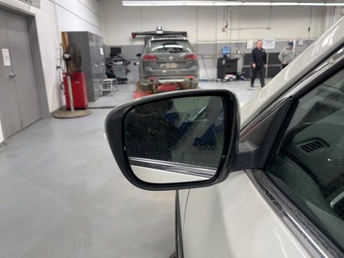 Used 2015 Nissan Rogue SL w/ SL Premium Package image 13