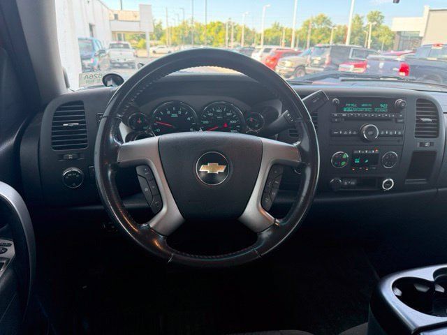 Used 2011 Chevrolet Silverado 2500 LT w/ Interior Plus Package AWD/4WD image 28