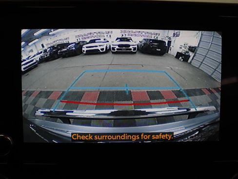 Used 2023 Toyota Highlander XLE image 26