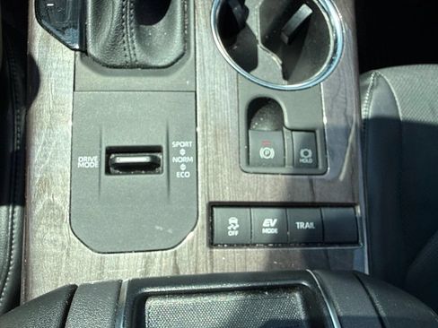 Used 2022 Toyota Highlander Platinum AWD/4WD image 35