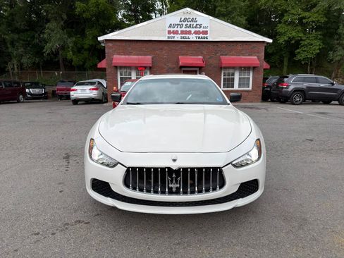 Used 2016 Maserati Ghibli RWD image 2