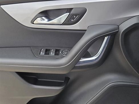 Used 2025 Chevrolet Blazer LT image 16