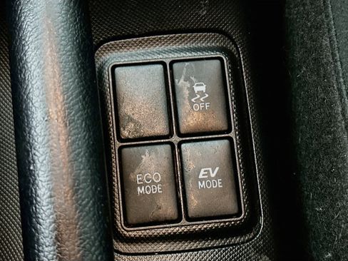 Used 2018 Toyota Prius C Two FWD image 24