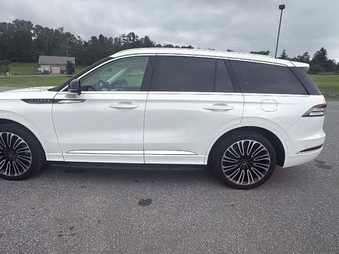 Used 2024 Lincoln Aviator Black Label AWD/4WD image 7