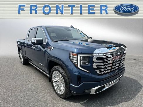 Used 2022 GMC Sierra 1500 Denali w/ Denali Reserve Package AWD/4WD image 8