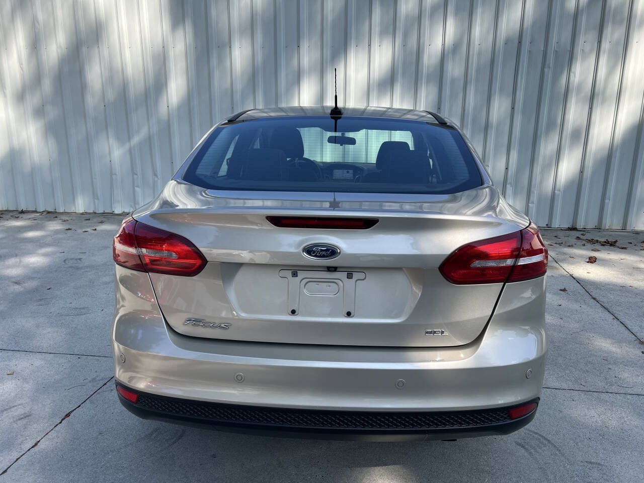 Used 2017 Ford Focus SEL w/ Cold Weather Package FWD image 4
