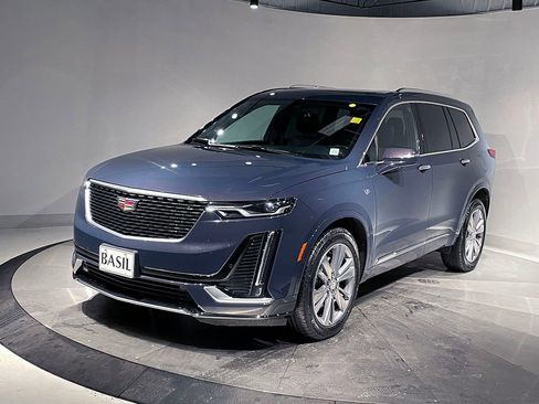 Used 2025 Cadillac XT6 Premium Luxury image 8