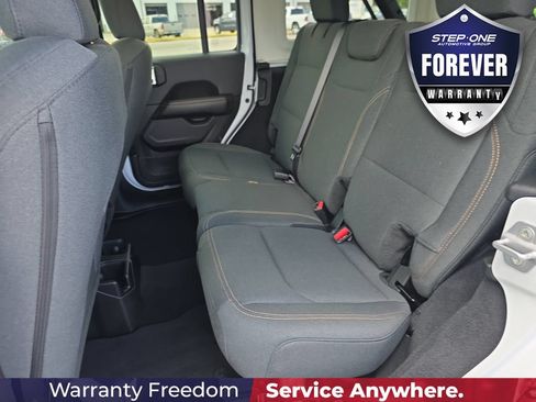 Used 2026 Jeep Wrangler Unlimited Sahara AWD/4WD image 28
