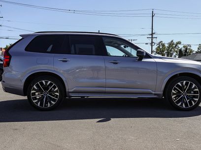 New 2026 Volvo XC90 T8 Ultra w/ Lounge Package