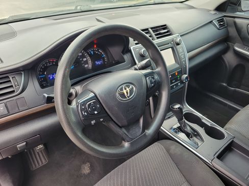 Used 2015 Toyota Camry LE image 21
