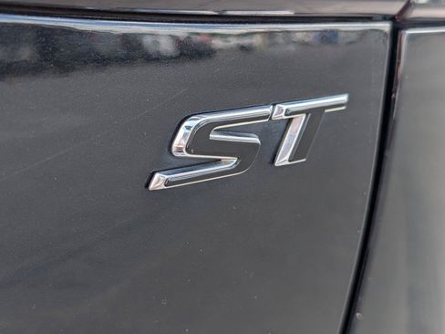 Used 2021 Buick Envision Essence w/ Sport Touring Package FWD image 32