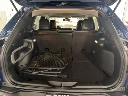 Used 2018 Jeep Cherokee Latitude Plus w/ Cold Weather Group image 12