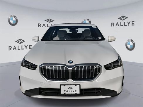 Certified 2025 BMW i5 xDrive40 w/ Premium Package image 2