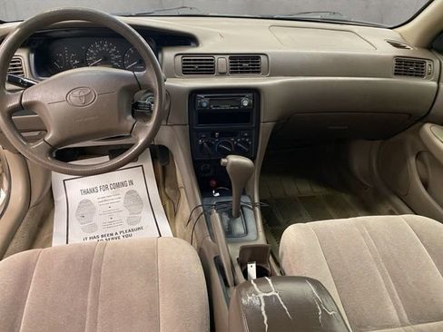 Used 1998 Toyota Camry LE FWD image 10