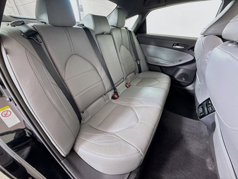 Used 2019 Toyota Avalon Limited image 26