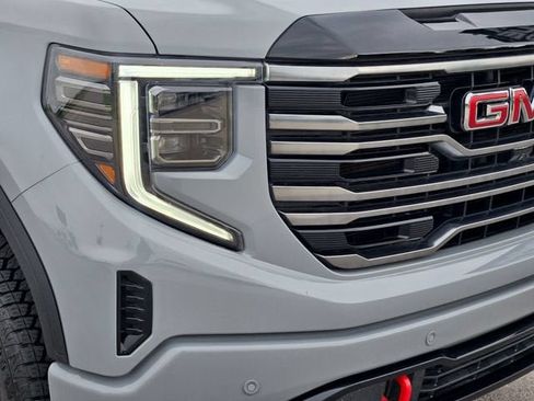 Used 2025 GMC Sierra 1500 AT4 w/ AT4 Premium Package AWD/4WD image 8